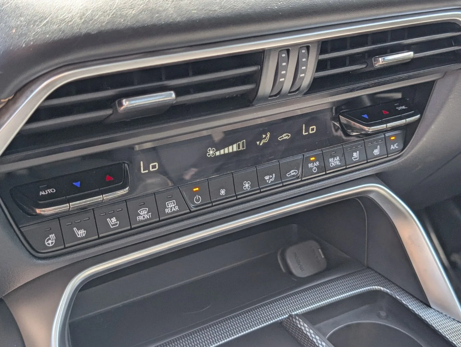 2025 Mazda CX-70 PHEV Premium Plus Package photo 24