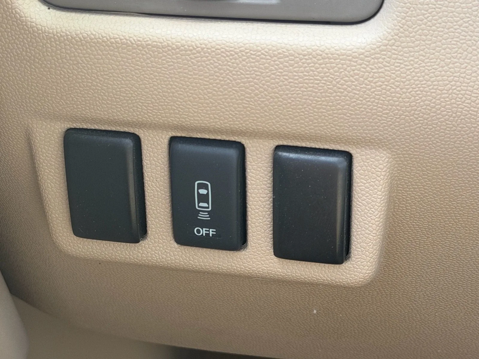 2011 Nissan Titan SV photo 30