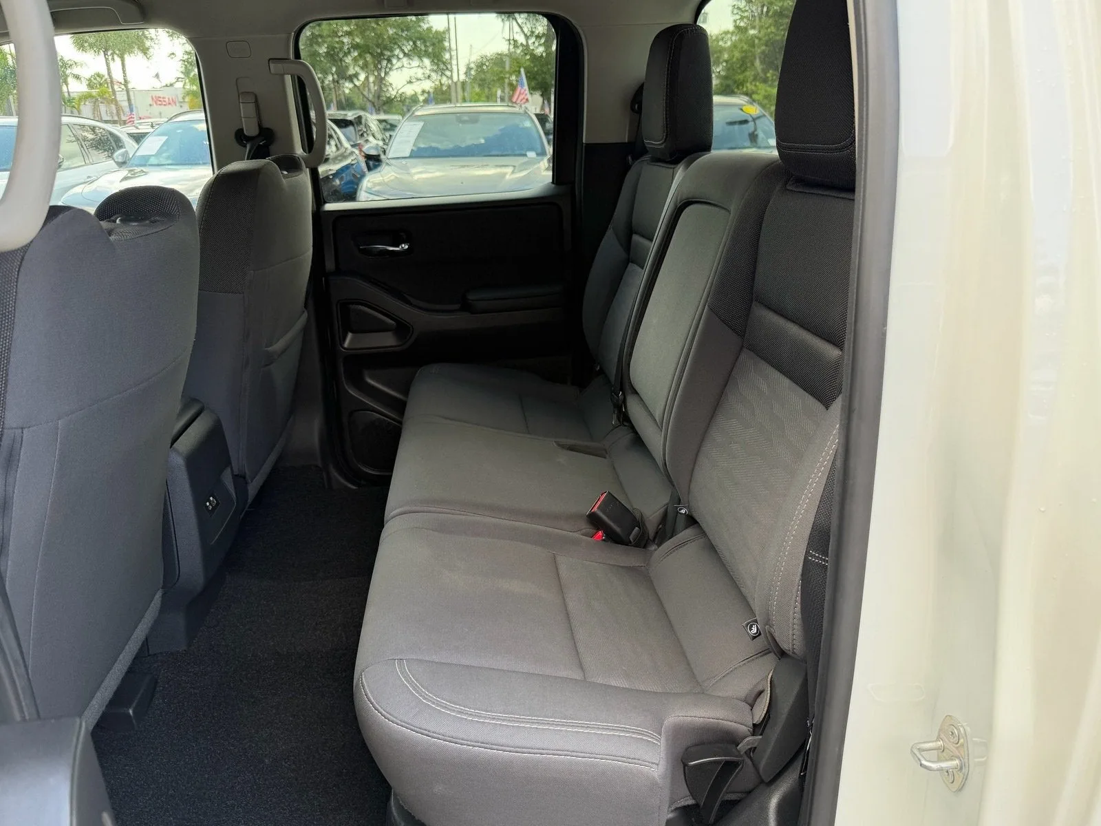 2024 Nissan Frontier Crew Cab SV photo 14