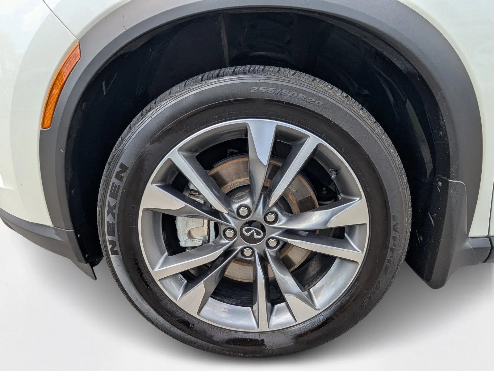 2023 INFINITI QX60 LUXE photo 9