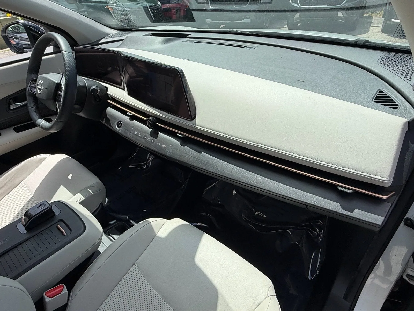 2023 Nissan ARIYA ENGAGE photo 18