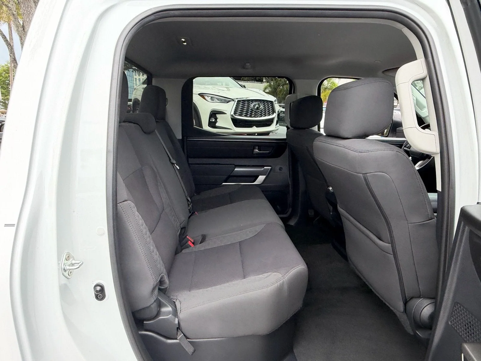 2023 Toyota Tundra 4WD SR5 photo 15