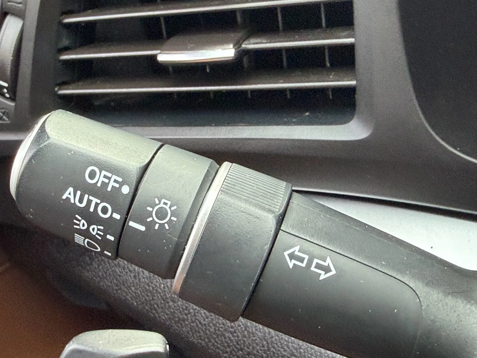 2020 Acura ILX w/Premium Pkg photo 30