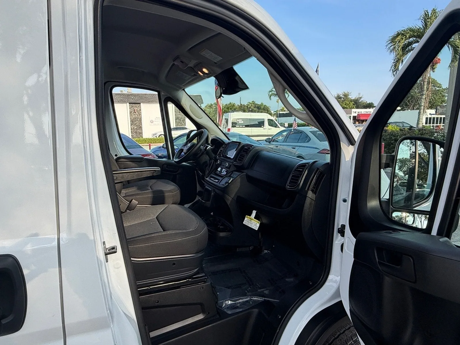 2025 RAM ProMaster Cargo Van Tradesman photo 11