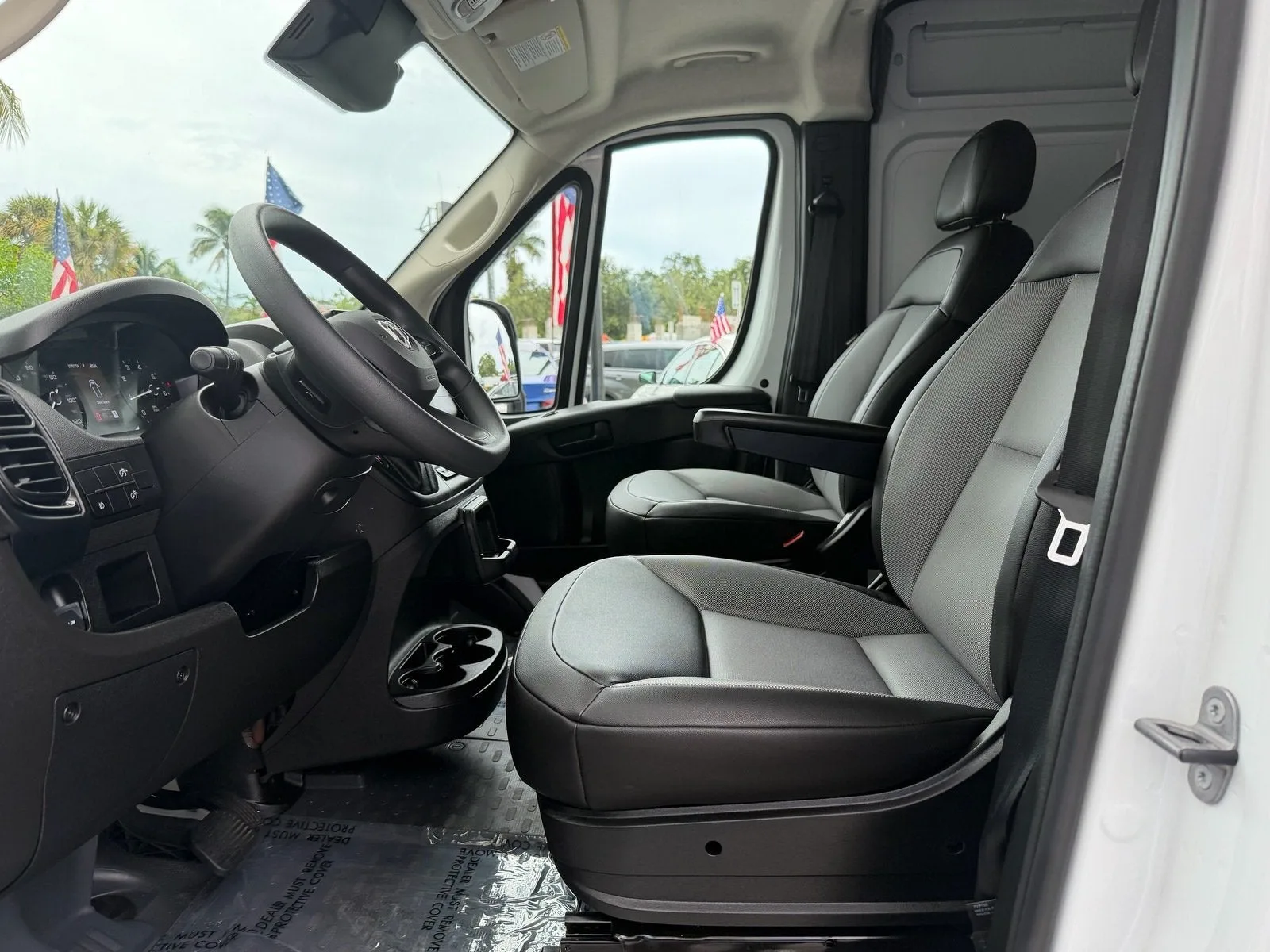 2026 RAM ProMaster Cargo Van Tradesman photo 10