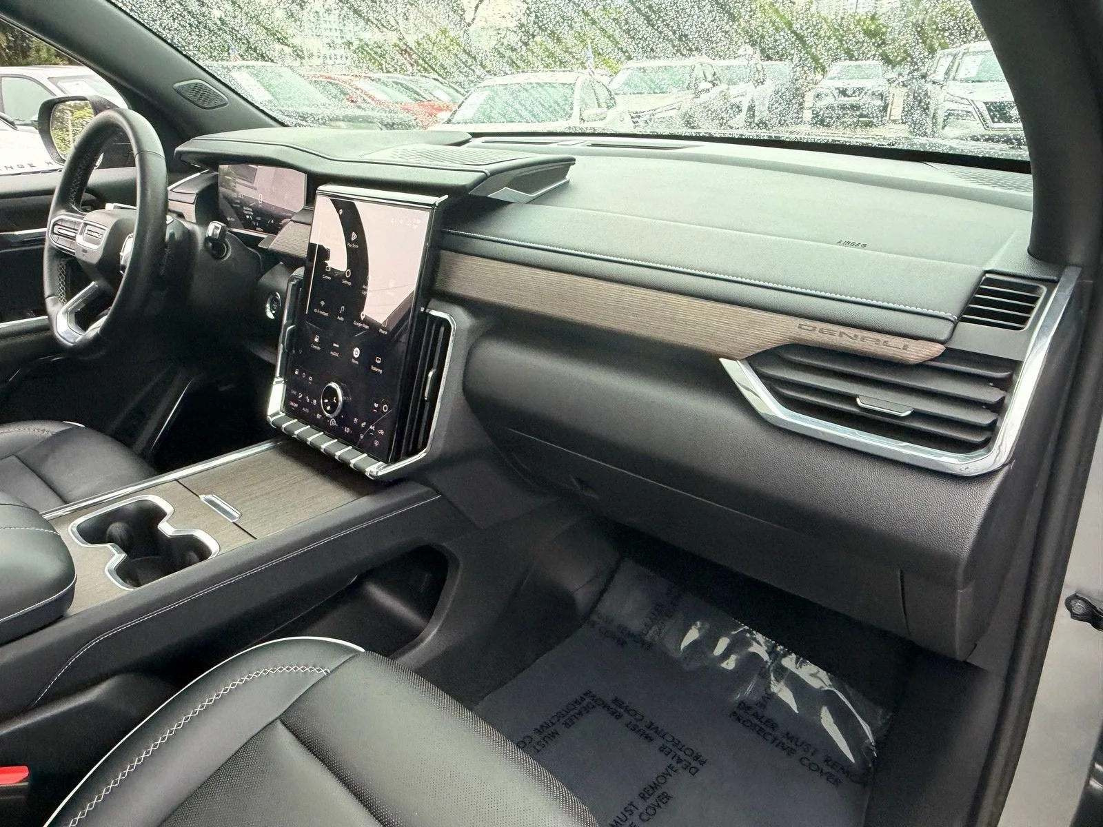 2024 GMC Acadia FWD Denali photo 21