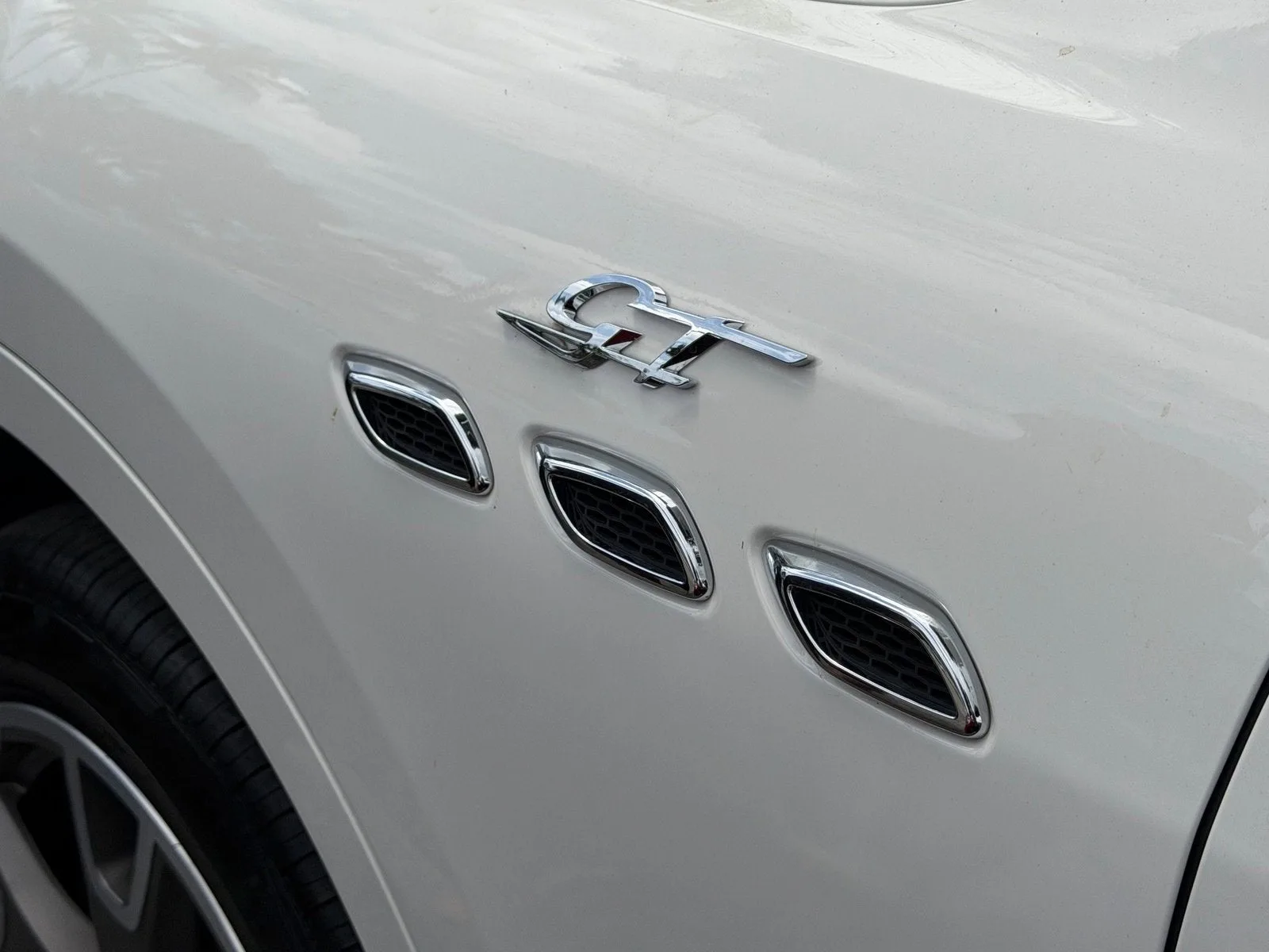 2023 Maserati Levante GT photo 14