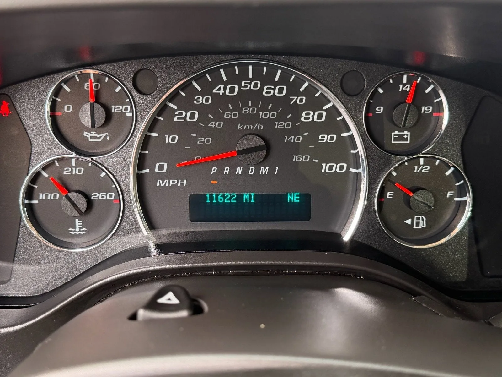 2025 Chevrolet Express Passenger LT photo 24