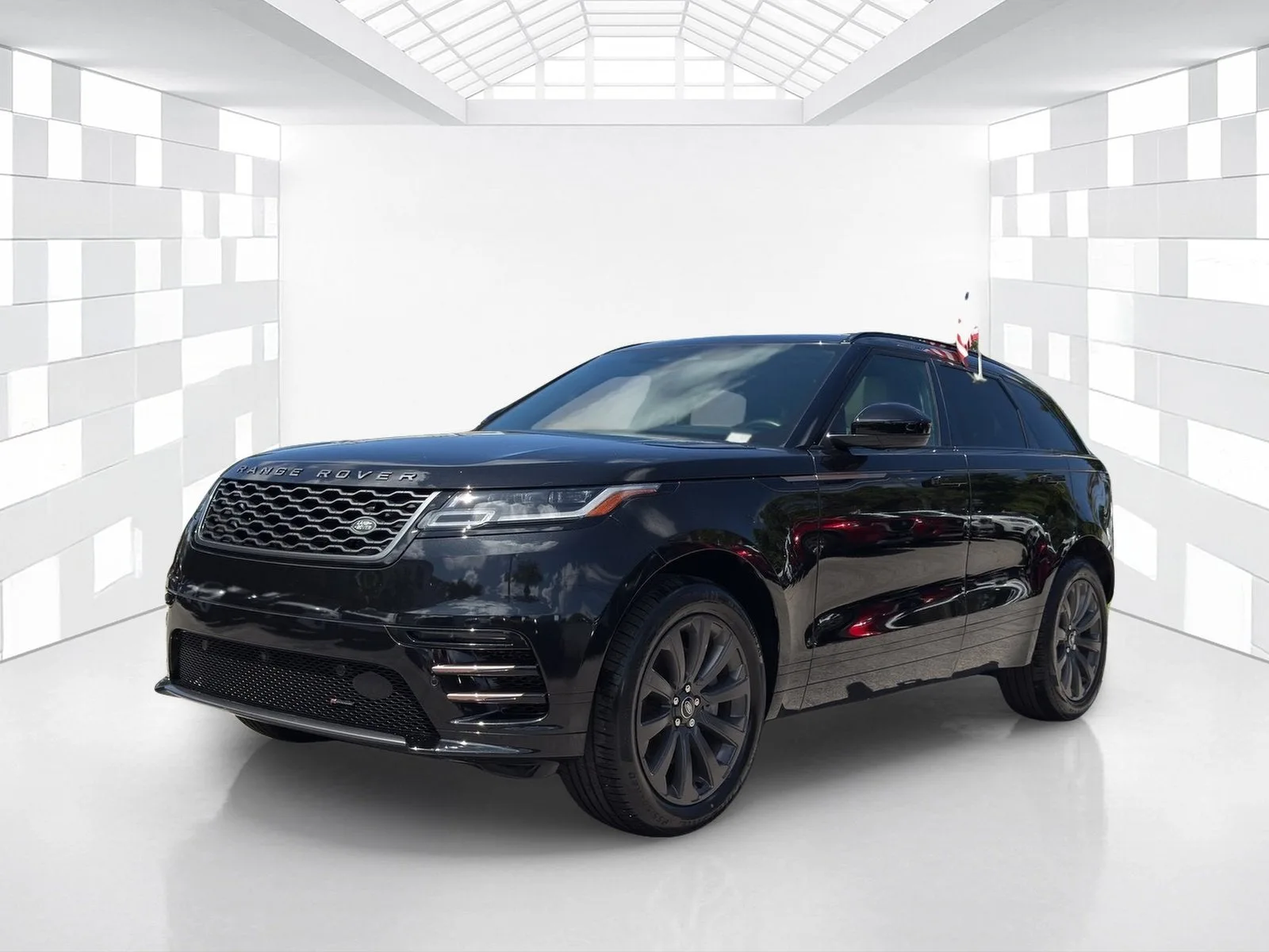 2022 Land Rover Range Rover Velar R-Dynamic S photo 3