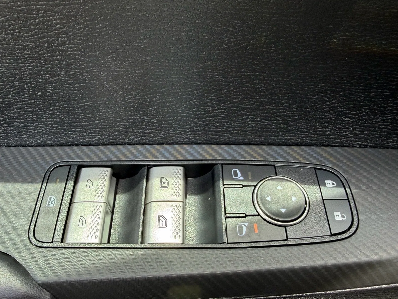 2025 Mitsubishi Outlander ES photo 24