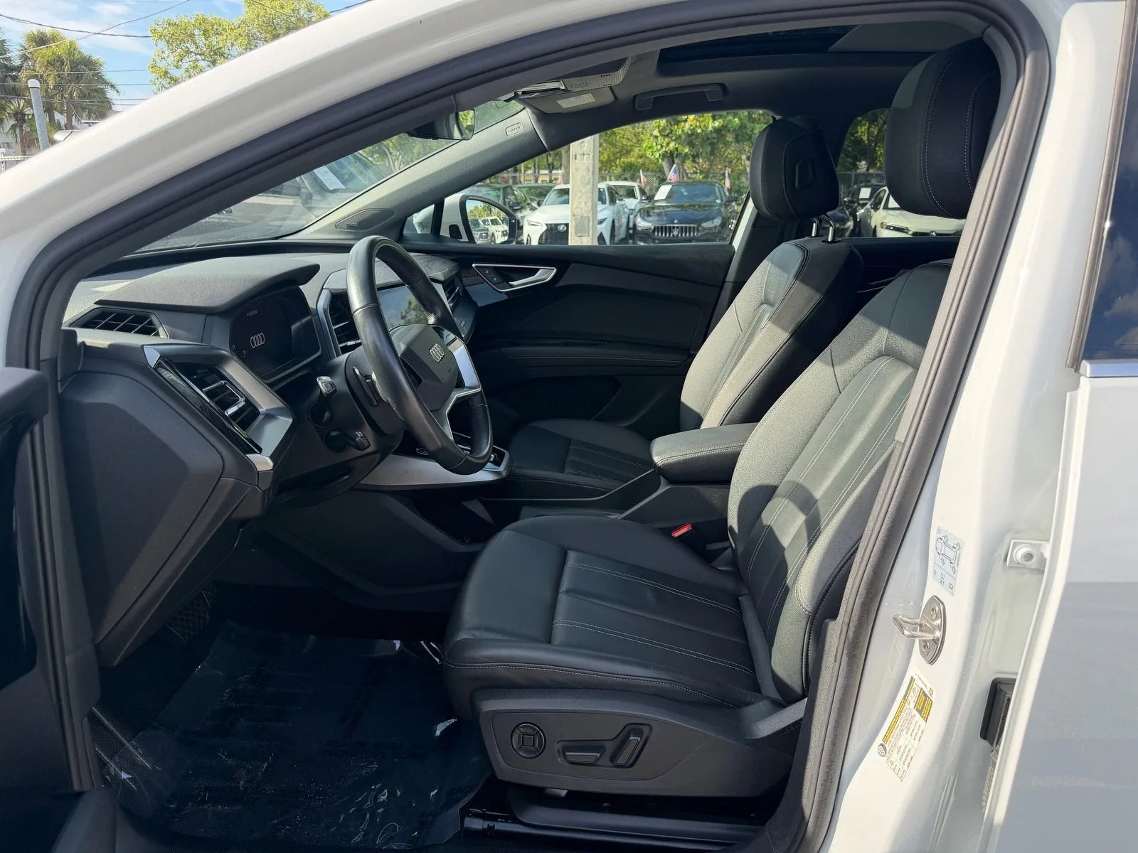 2023 Audi Q4 e-tron Premium Plus photo 10