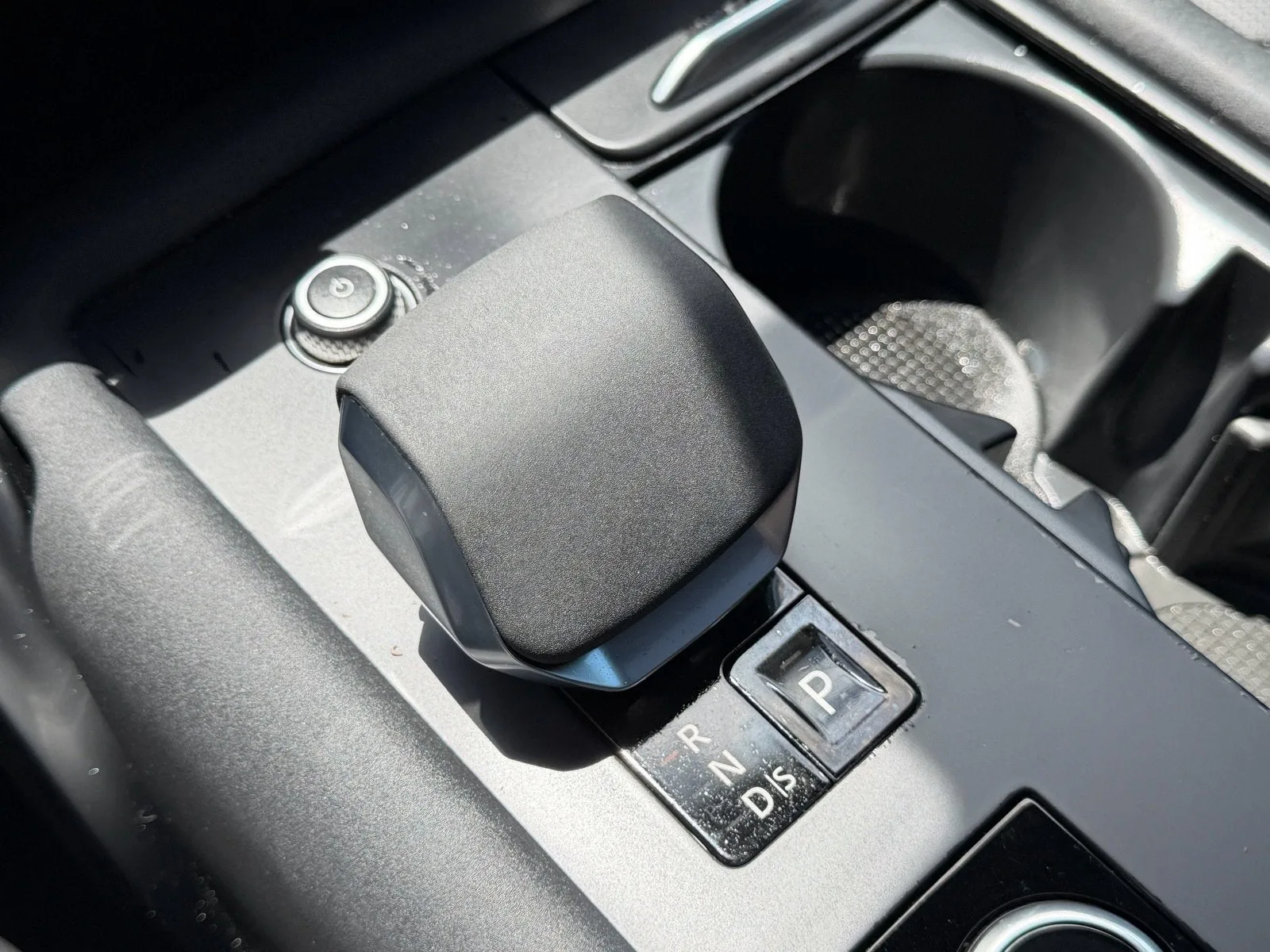 2024 Land Rover Discovery Dynamic SE photo 25