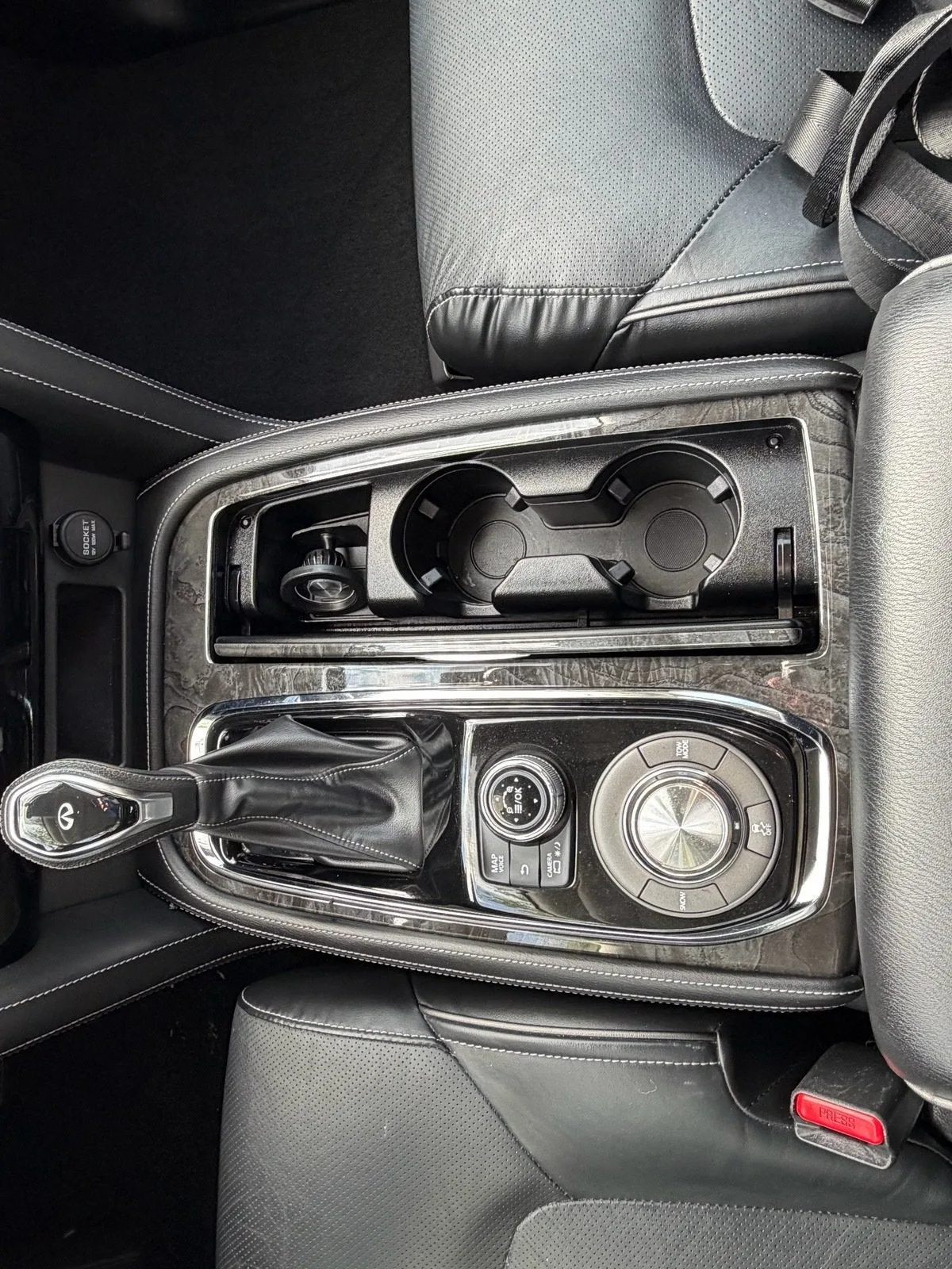 2021 INFINITI QX80 LUXE photo 20