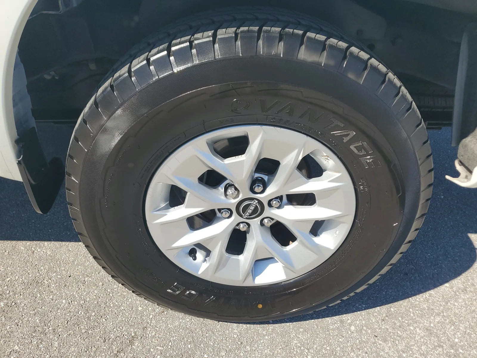 2024 Nissan Frontier Crew Cab SV photo 28