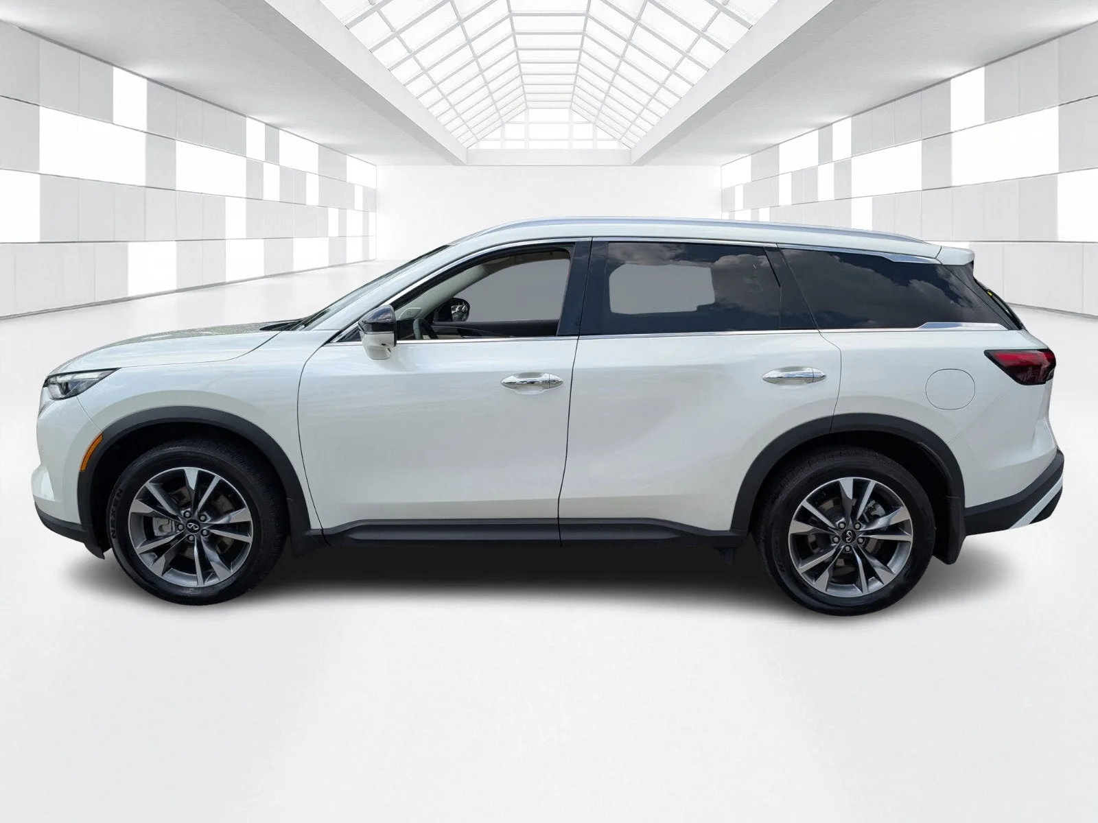 2023 INFINITI QX60 LUXE photo 4