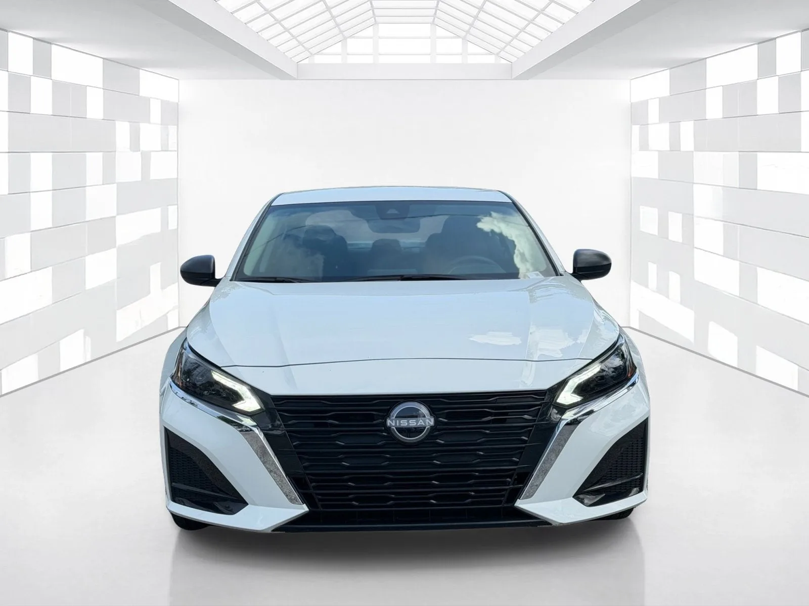 2025 Nissan Altima SV photo 2