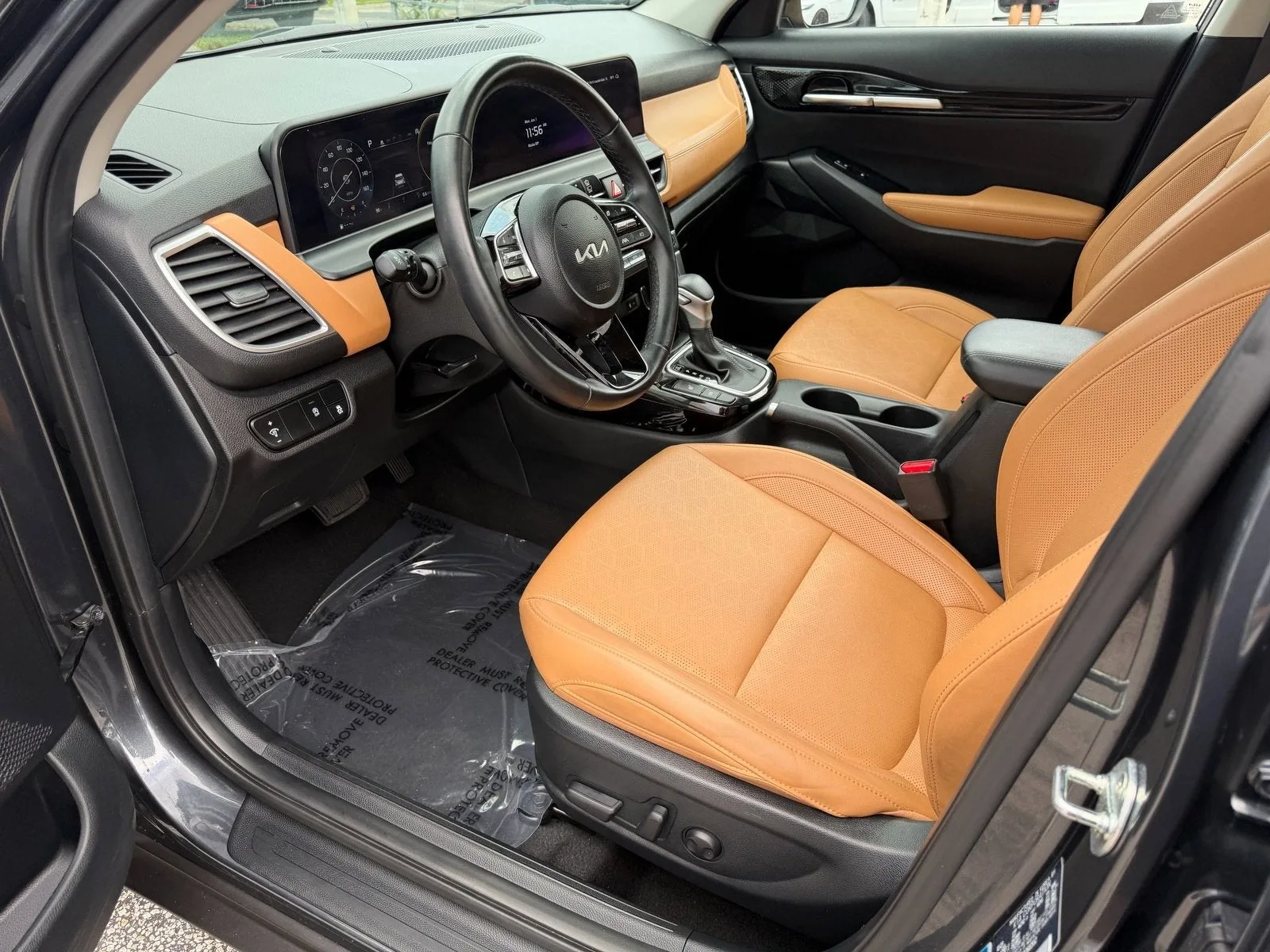 2024 Kia Seltos EX photo 11