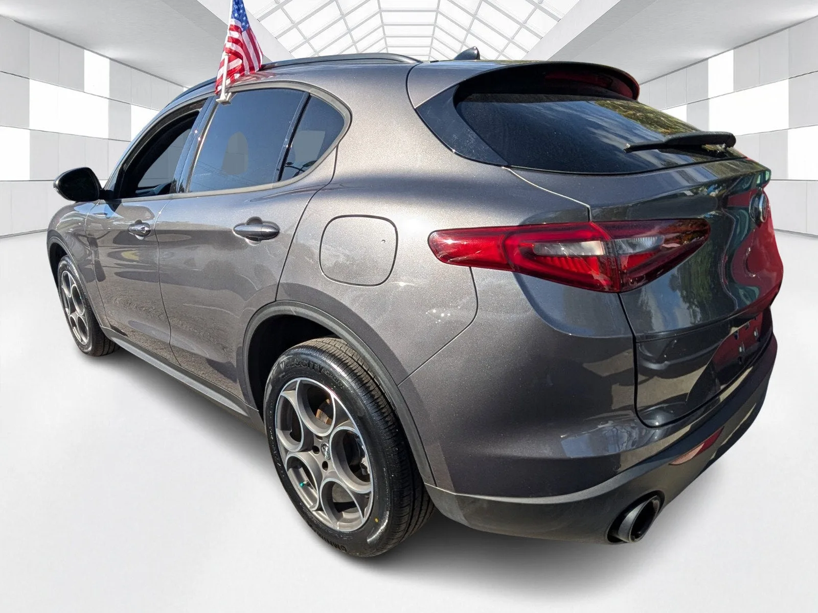 2023 Alfa Romeo Stelvio Sprint photo 4