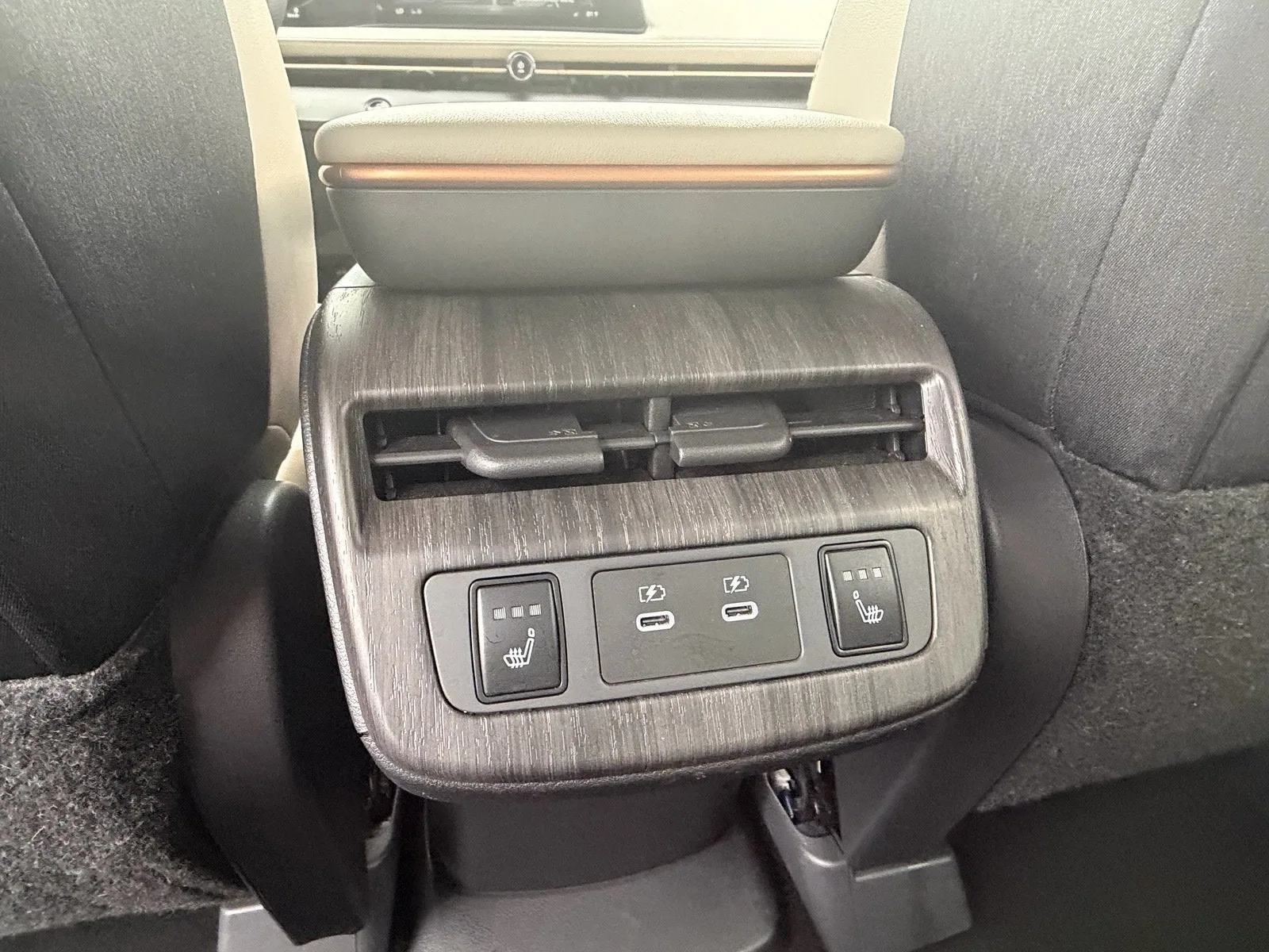 2025 Nissan ARIYA ENGAGE photo 12