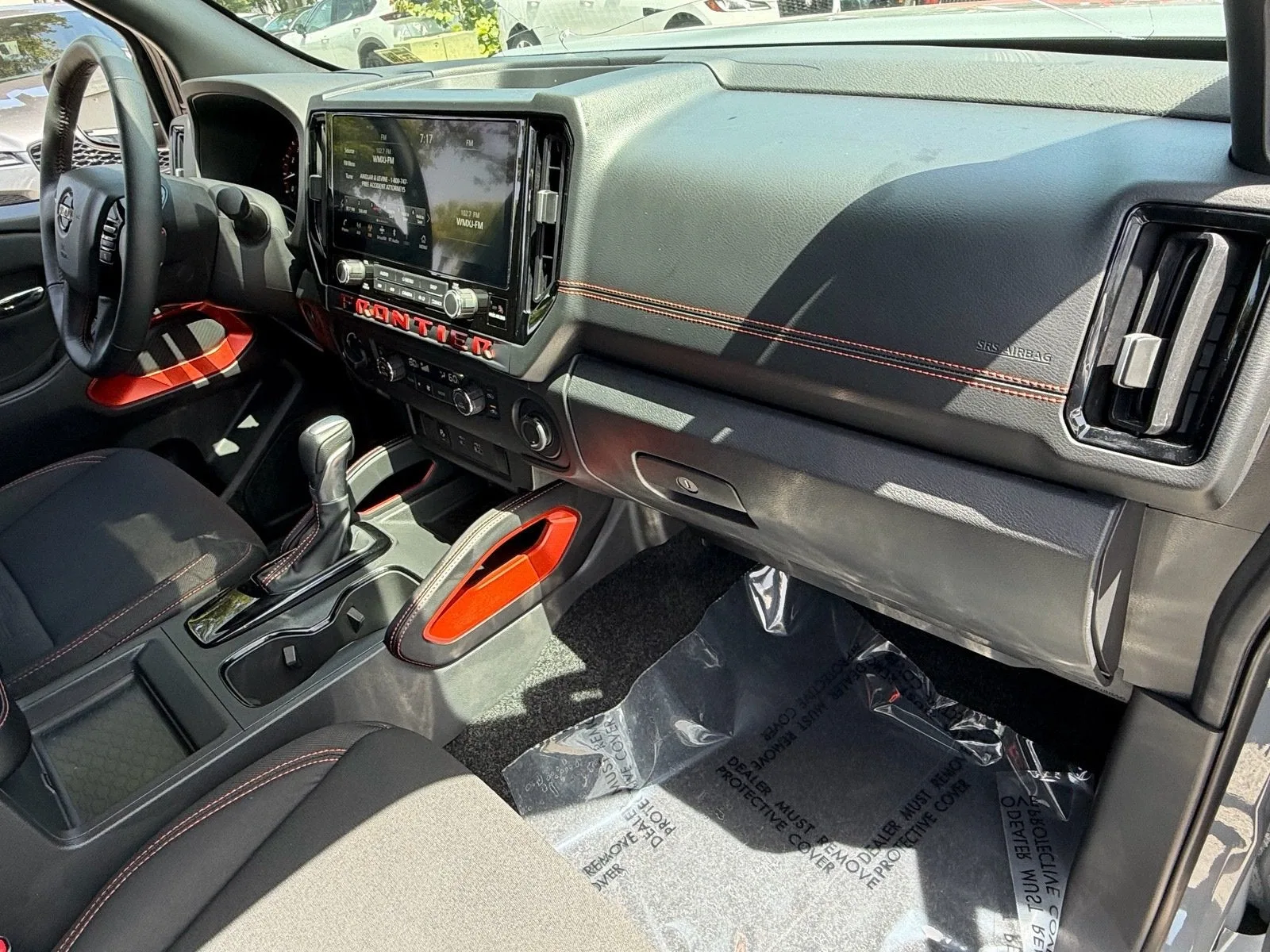 2025 Nissan Frontier Crew Cab PRO-4X® photo 15
