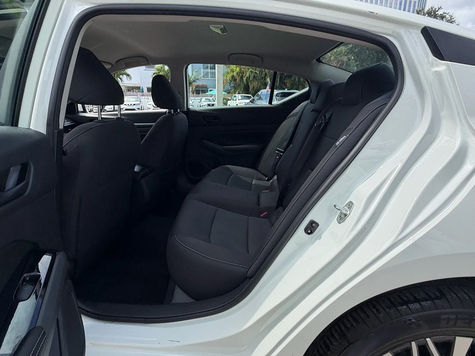 2023 Nissan Altima SV photo 11