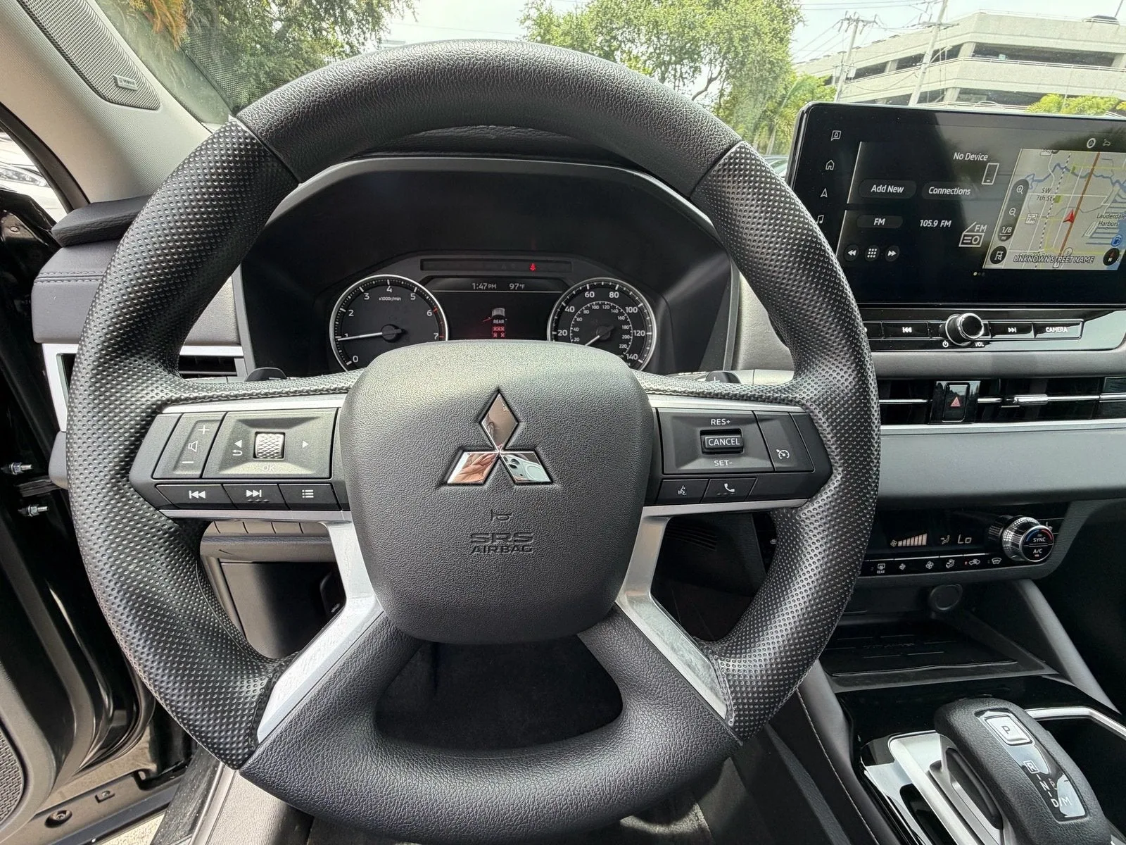2025 Mitsubishi Outlander ES photo 21