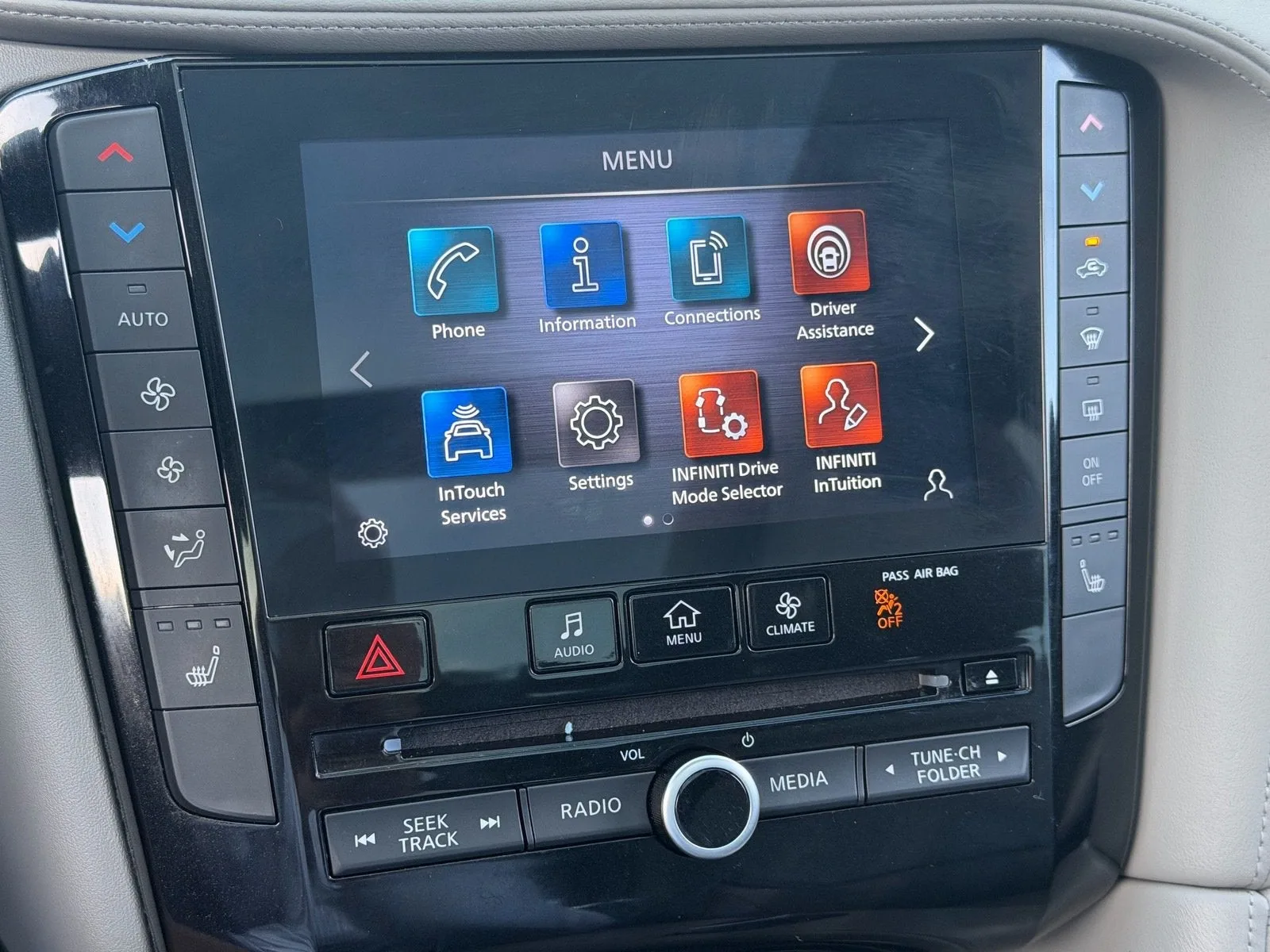2023 INFINITI QX50 LUXE photo 26