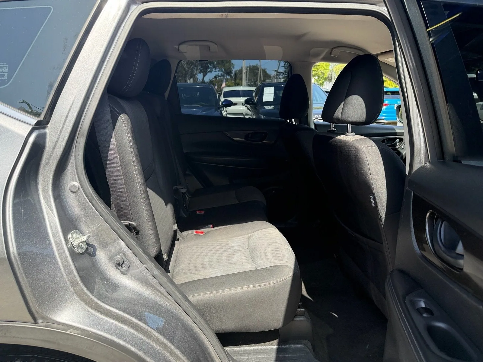 2020 Nissan Rogue S photo 15