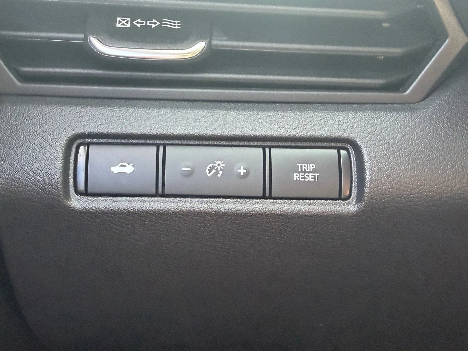 2023 Nissan Altima SR photo 31