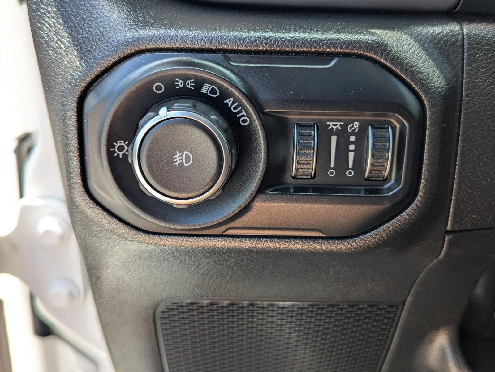 2022 Jeep Wrangler Willys photo 38