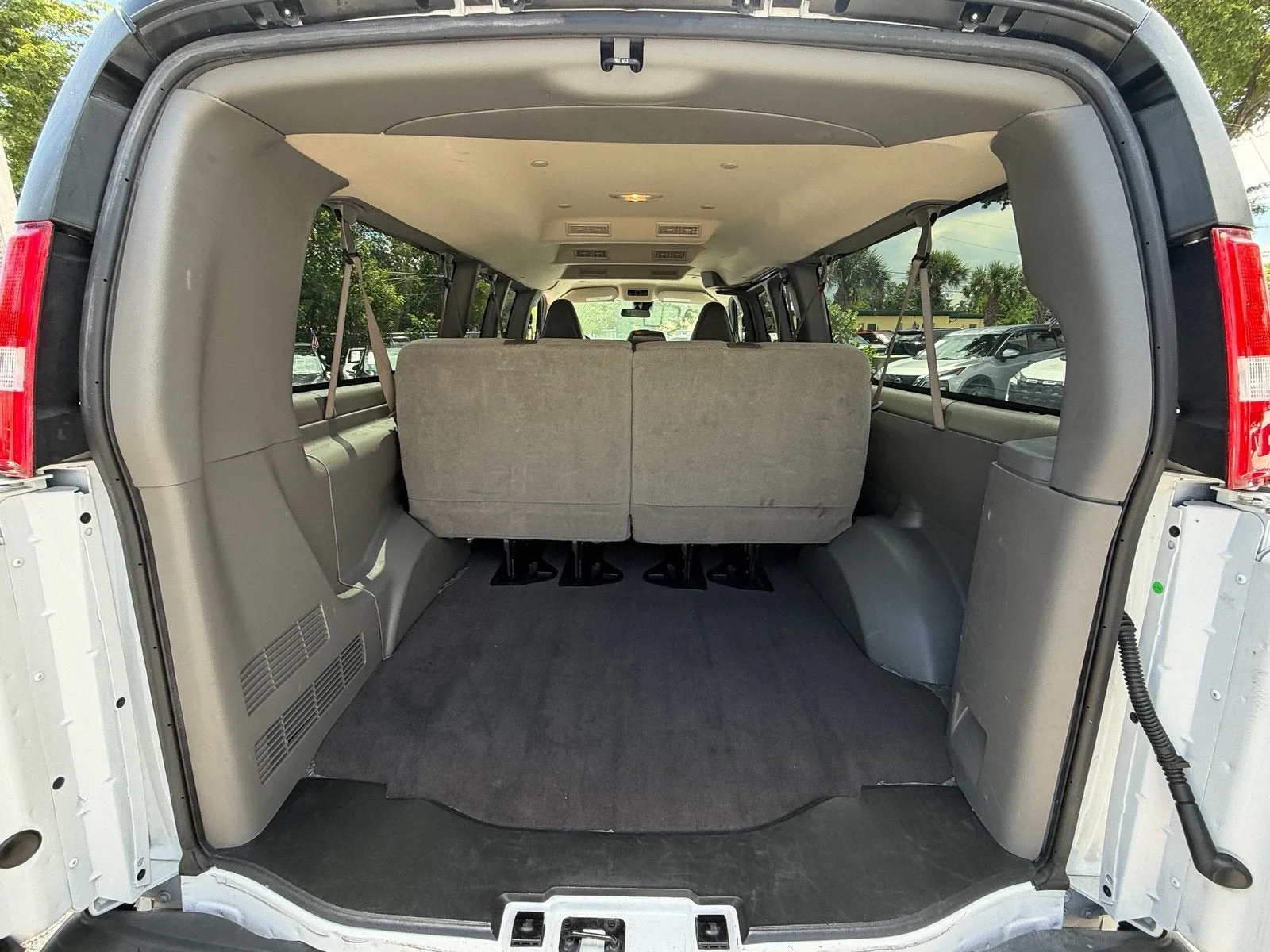2024 Chevrolet Express Passenger LT photo 15