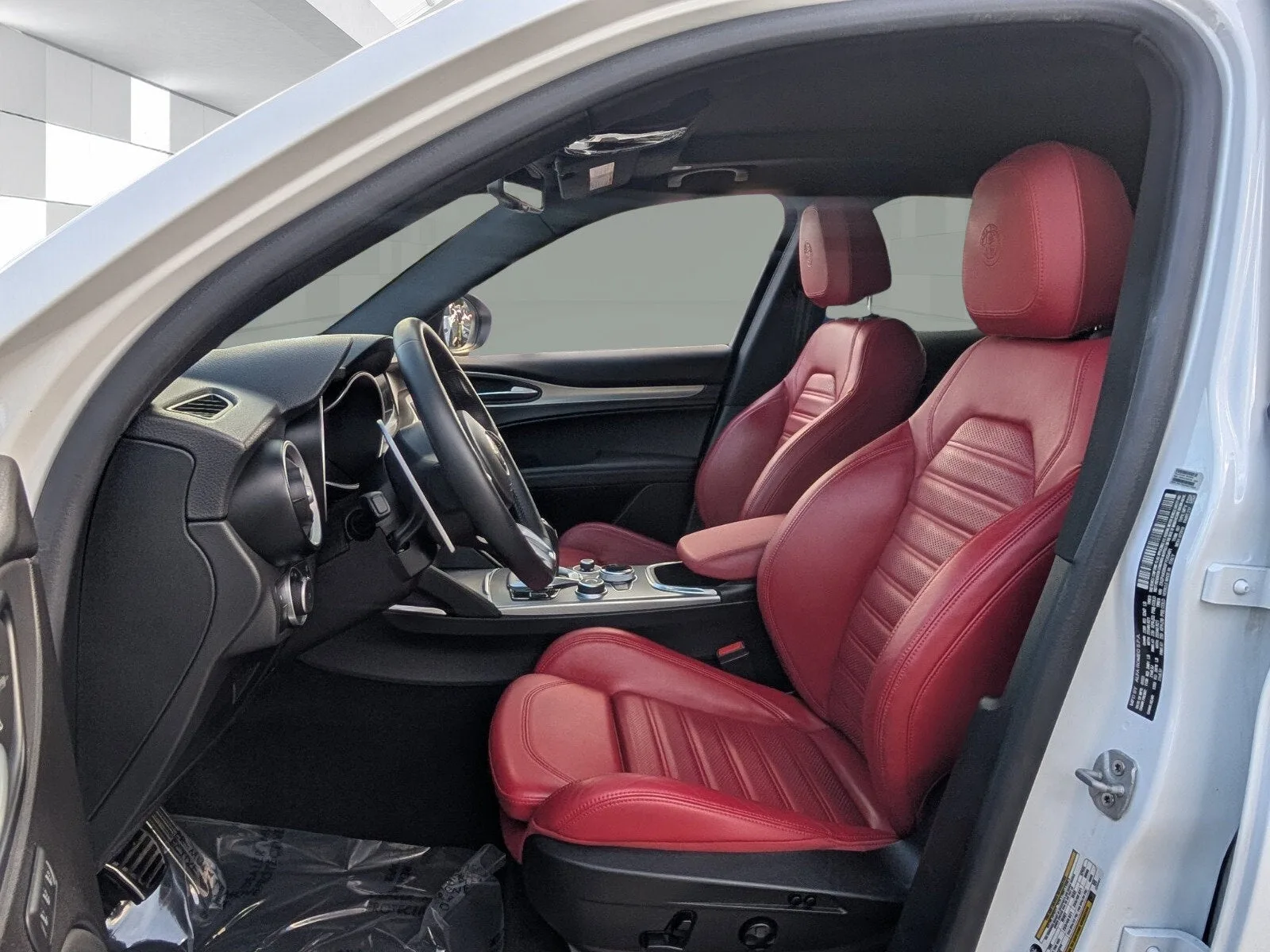 2023 Alfa Romeo Stelvio Veloce photo 9