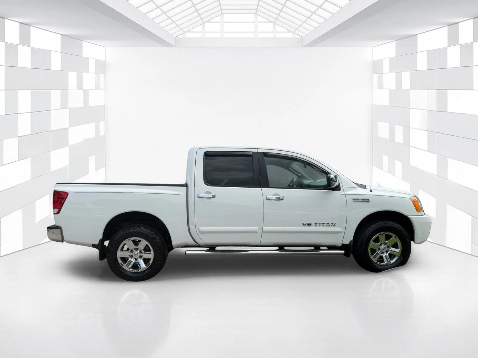 2011 Nissan Titan SV photo 8