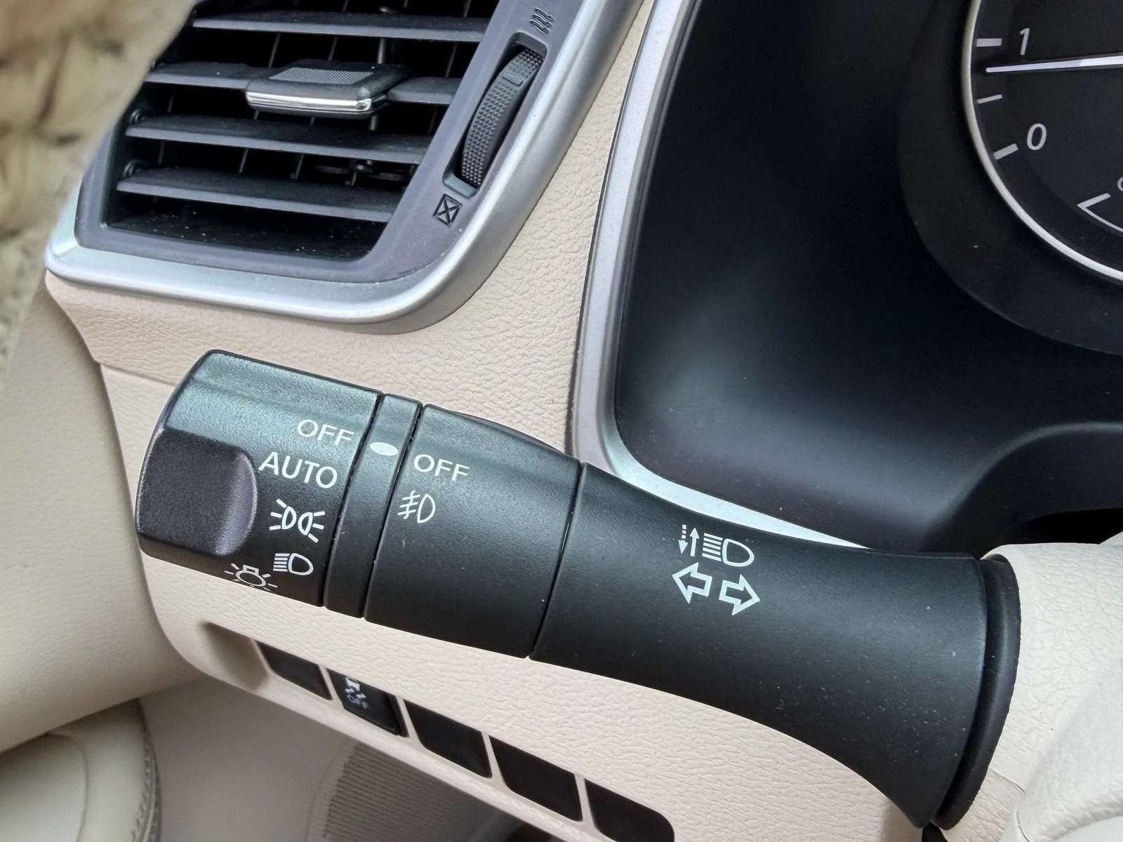 2016 Nissan Murano SV photo 31