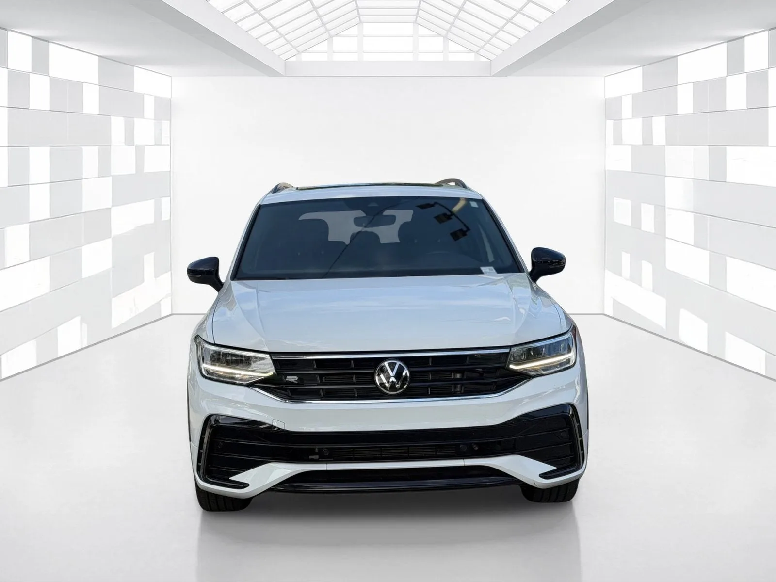2022 Volkswagen Tiguan SE R-Line Black photo 2