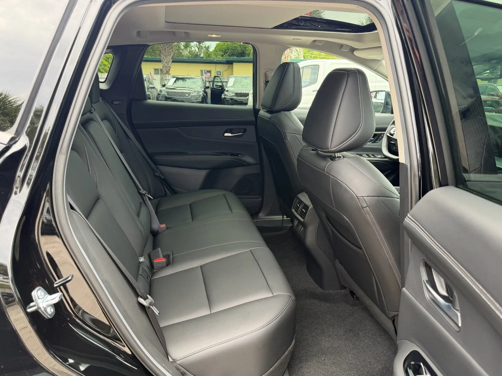 2025 Nissan Murano SL photo 16