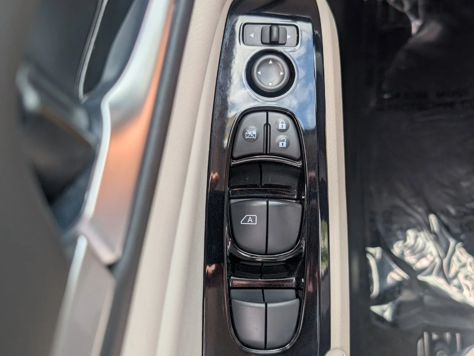 2025 Nissan Altima SL photo 35