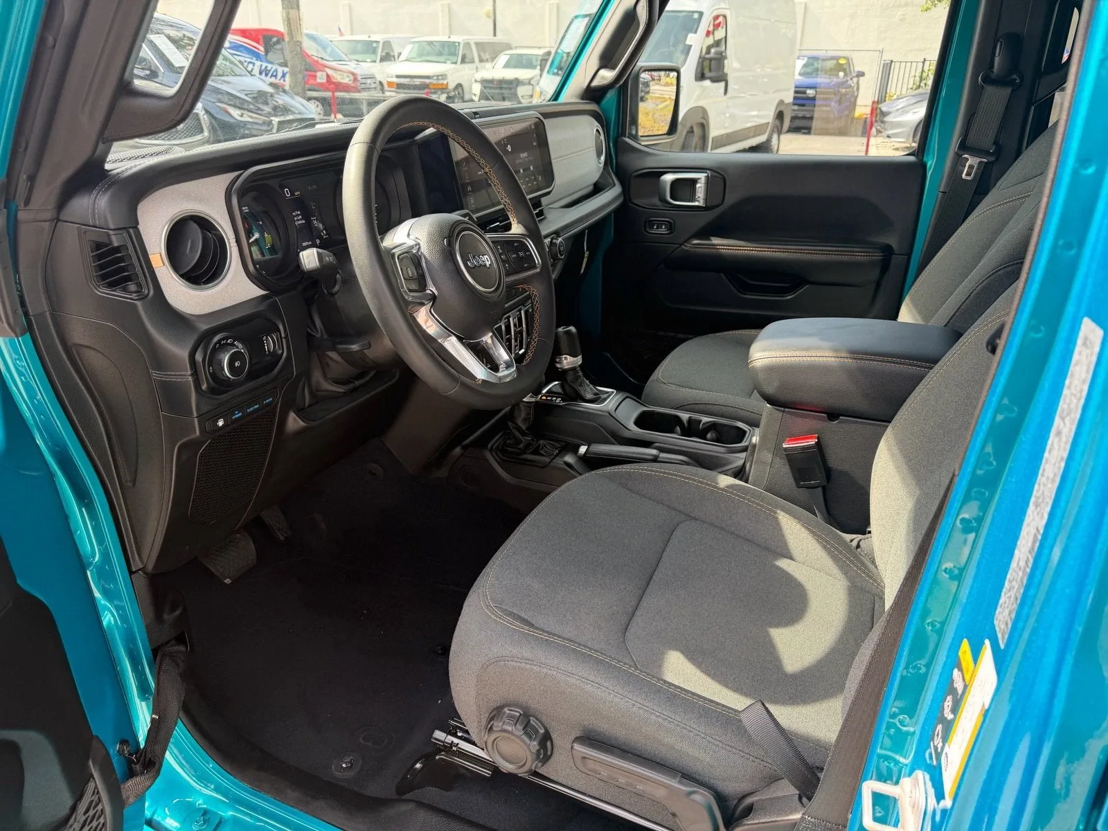 2024 Jeep Wrangler 4xe Sahara photo 11