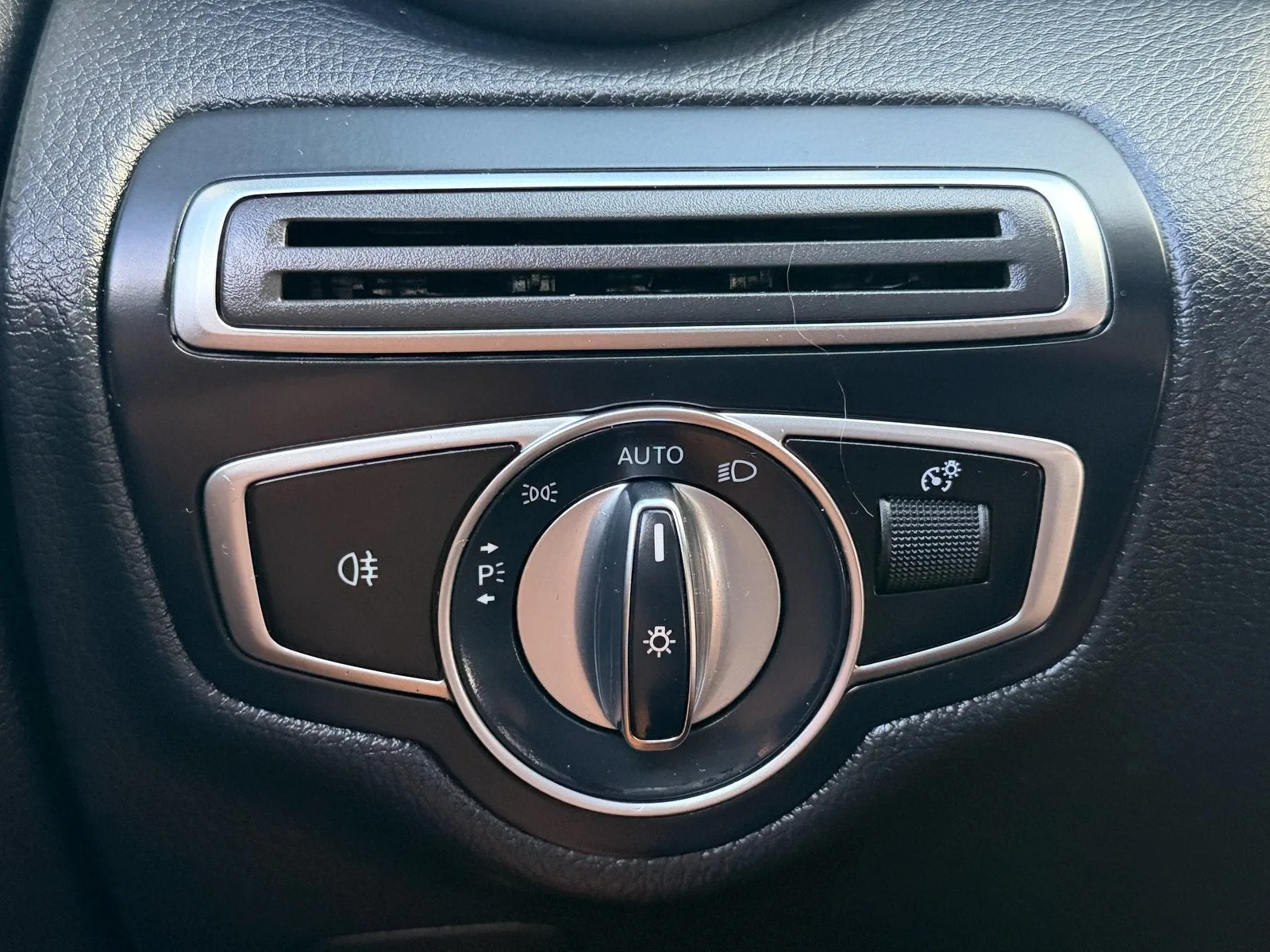 2019 Mercedes-Benz C-Class C 300 photo 32