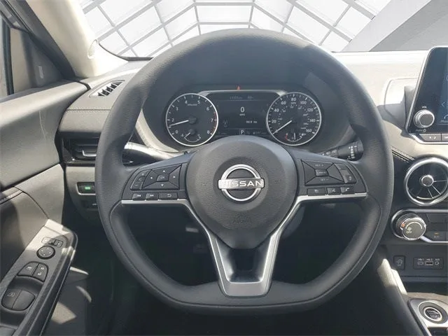 2025 Nissan Sentra SV photo 9