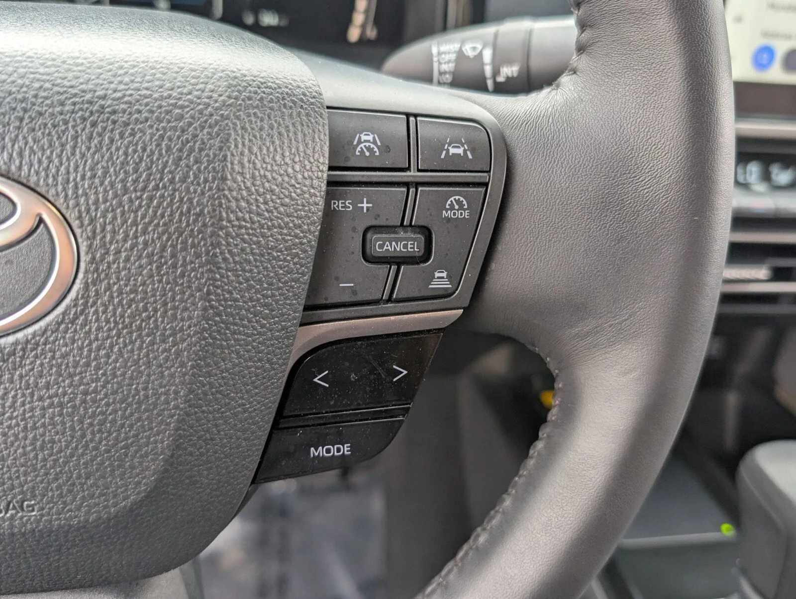 2025 Toyota Camry LE photo 29