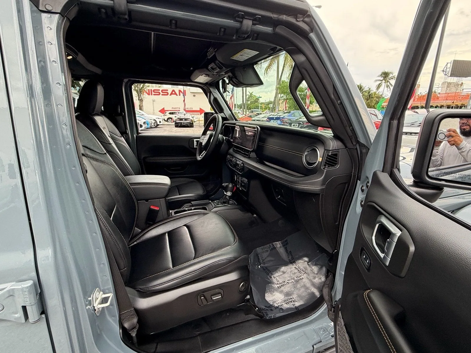 2024 Jeep Wrangler 4xe Sahara photo 17