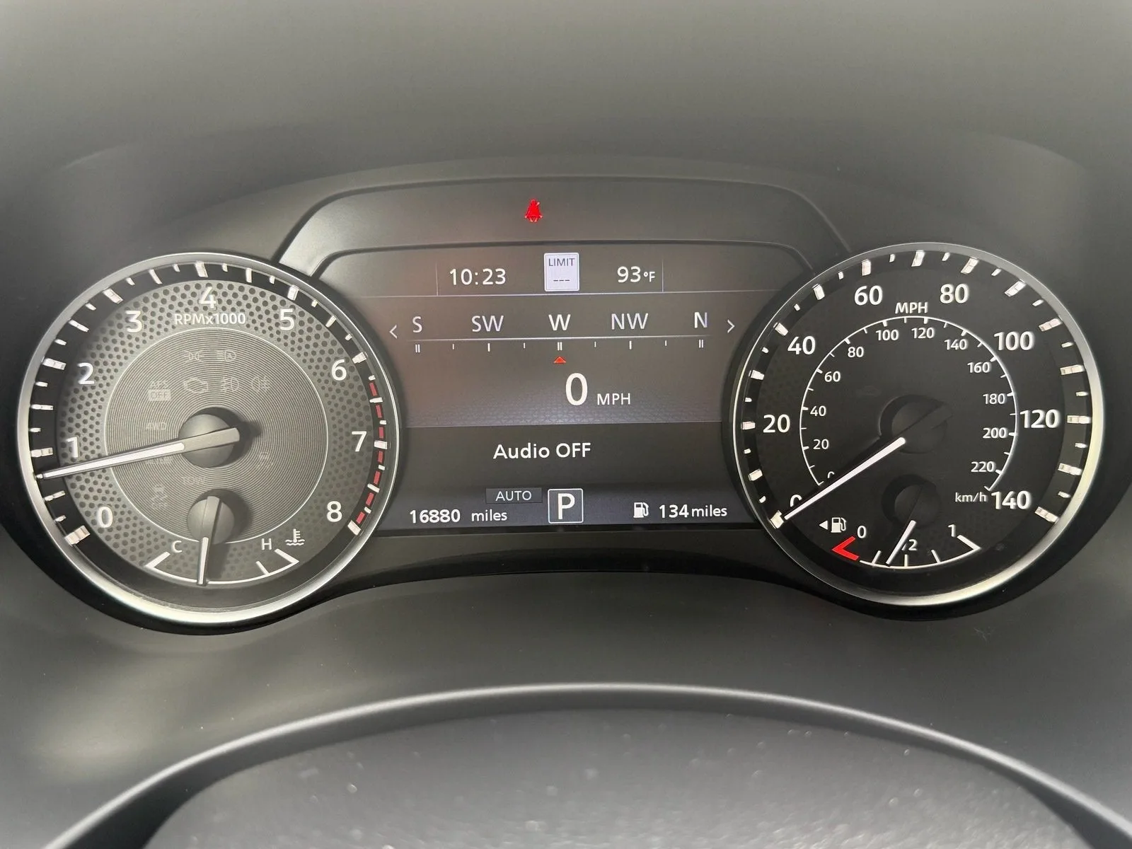 2023 Nissan Armada Platinum photo 23