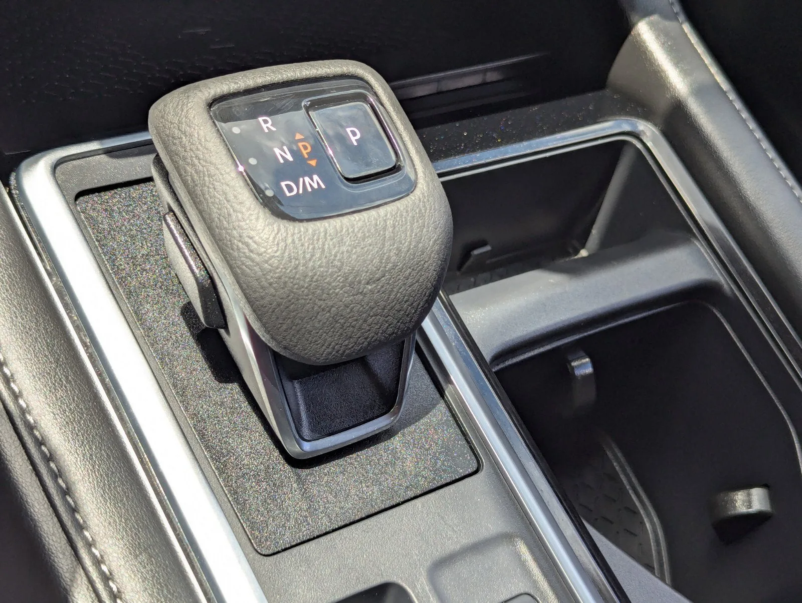 2025 Nissan Pathfinder SL photo 25