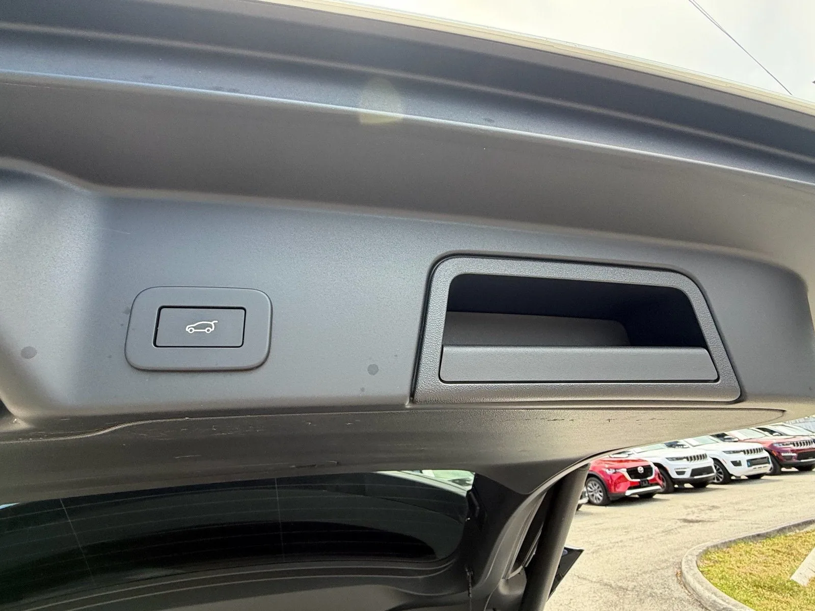 2023 Land Rover Range Rover Evoque R-Dynamic SE photo 15