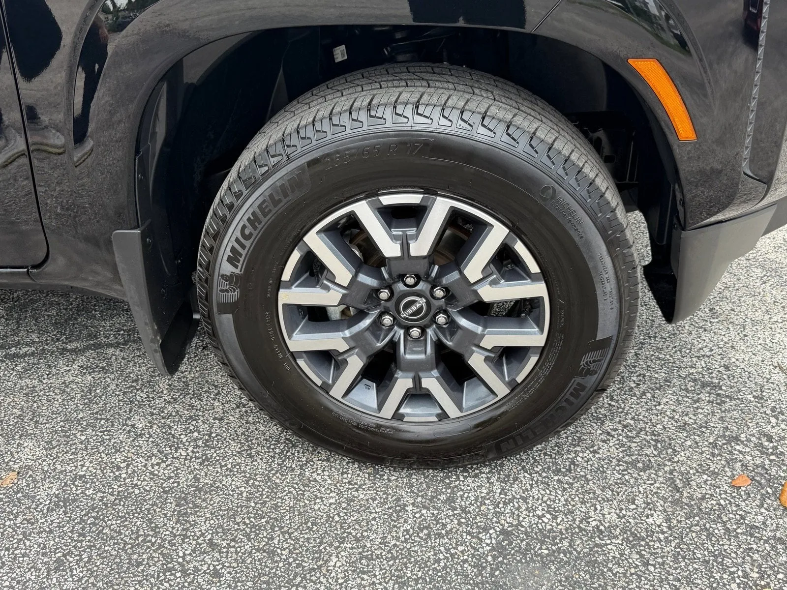 2024 Nissan Frontier Crew Cab SL photo 18
