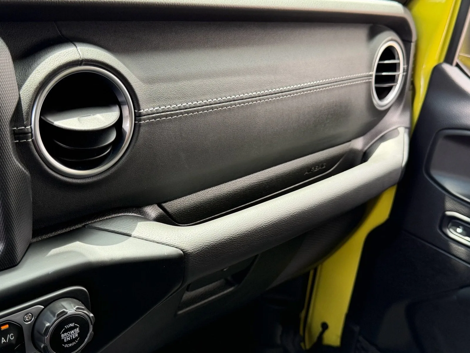 2022 Jeep Wrangler 4xe Unlimited Sahara photo 30