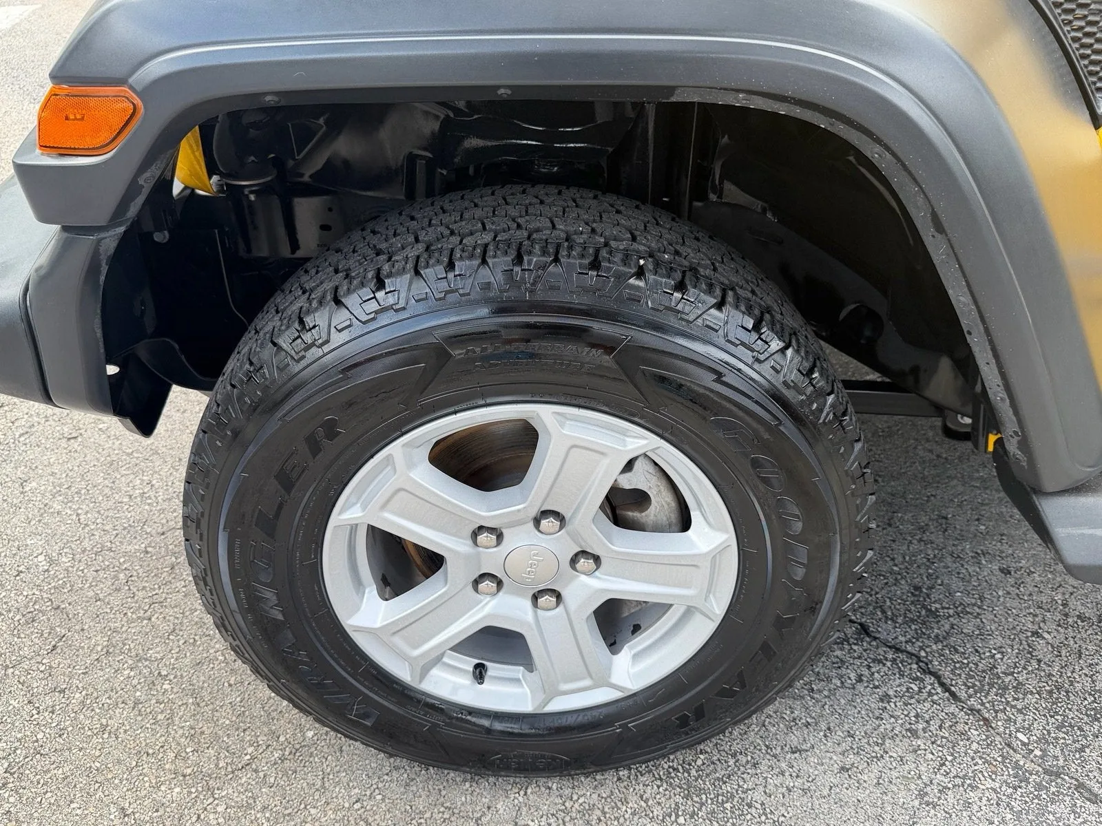 2020 Jeep Wrangler Sport S photo 17
