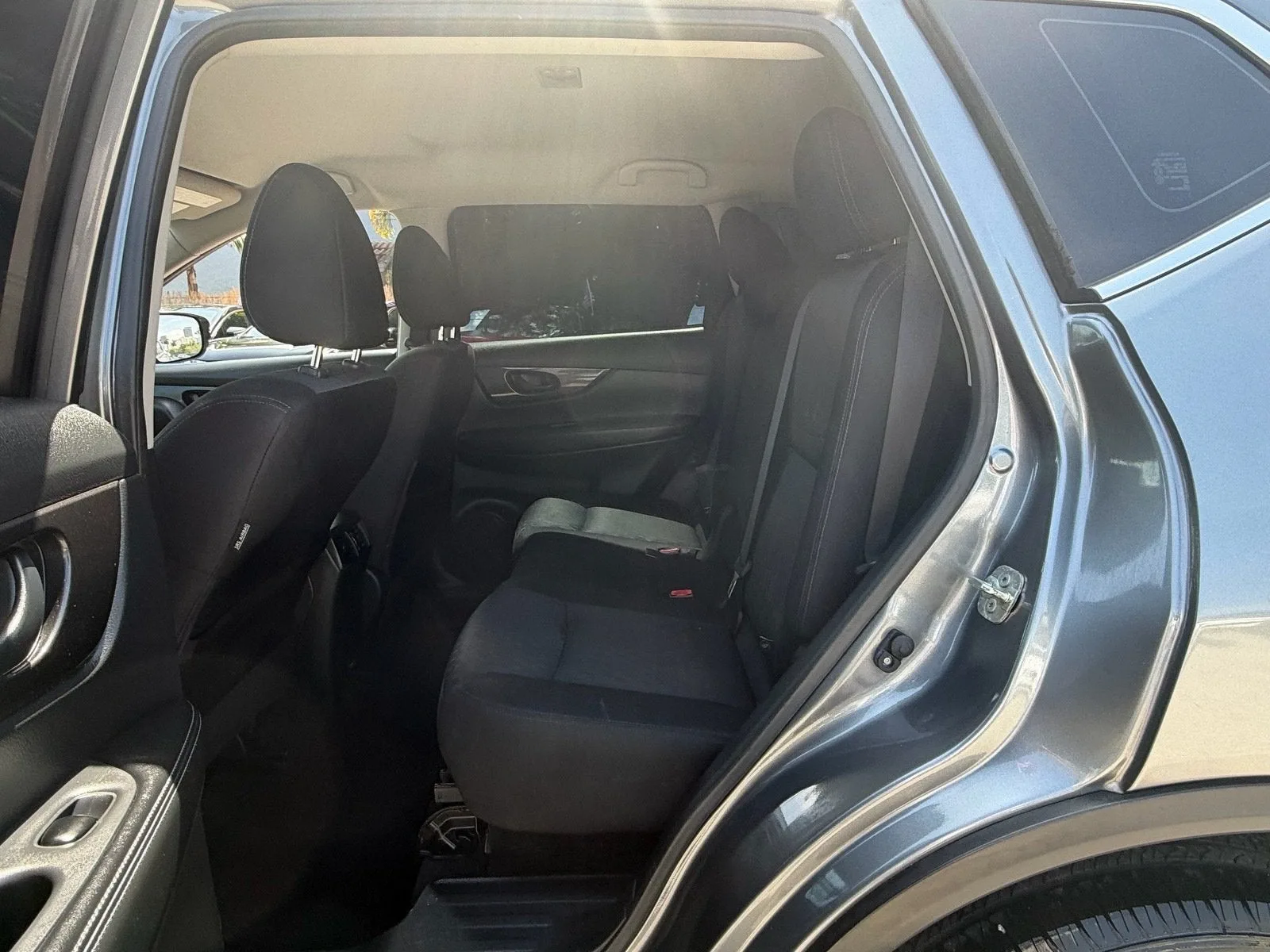 2020 Nissan Rogue S photo 11