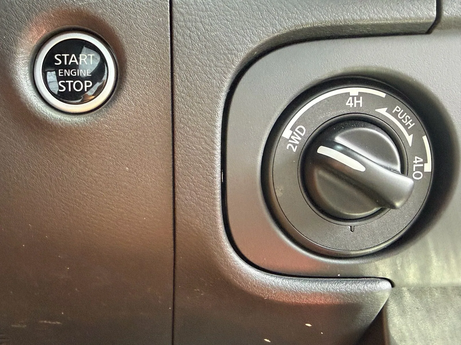 2025 Nissan Frontier Crew Cab PRO-4X® photo 24